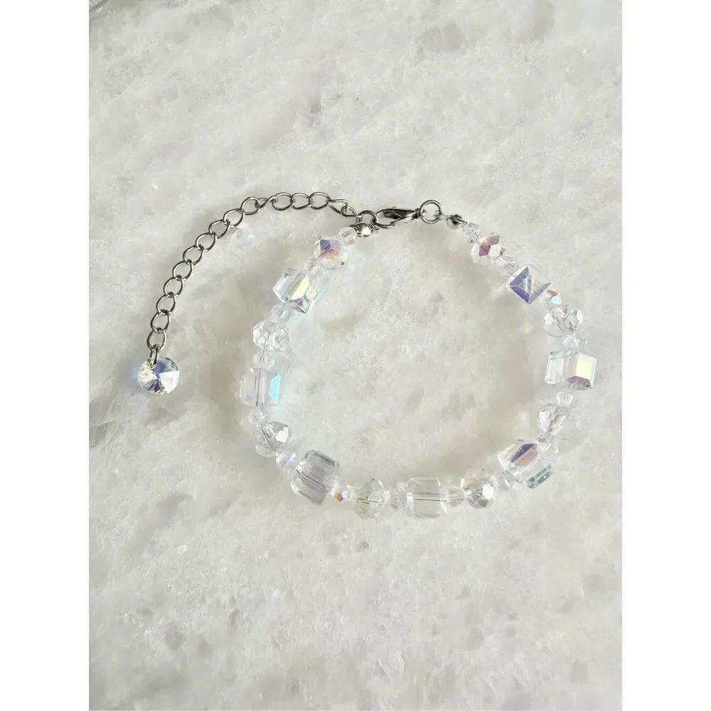 Iridescent sparkle beaded bracelet with adjuster clasp